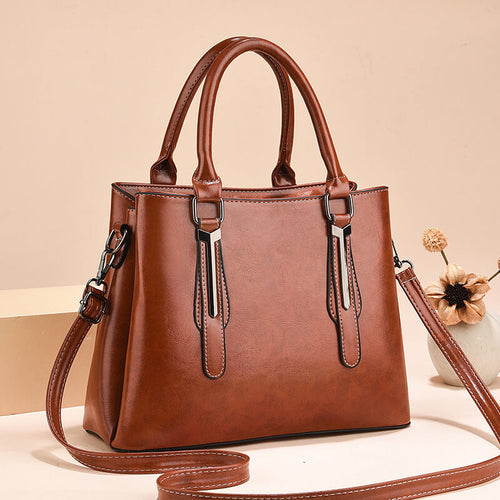 Bag with Contrast Stitching: Clean Style for Every Day